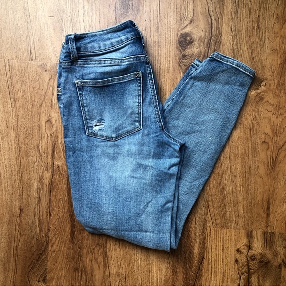 Mid-Rise Patched Up Jeggings - Picture 3 of 3